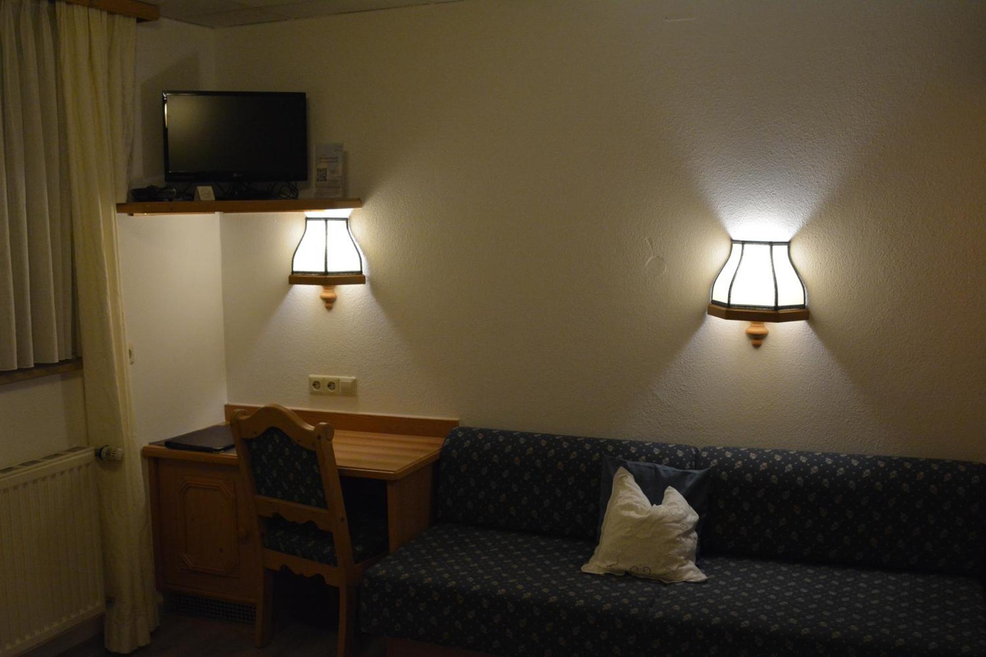 Hotel-Gasthof Zur Rose Weissenhorn Bilik gambar