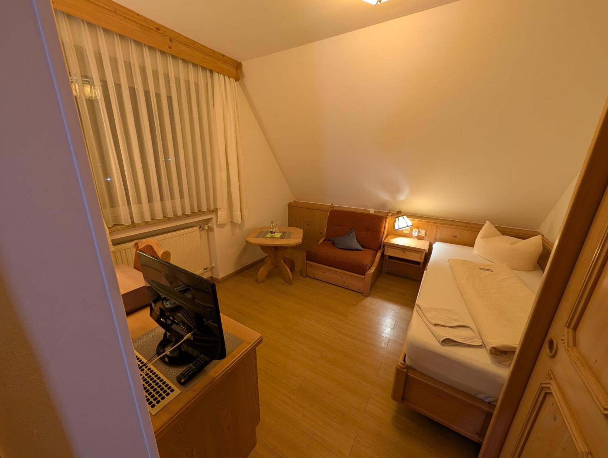 Hotel-Gasthof Zur Rose Weissenhorn Bilik gambar