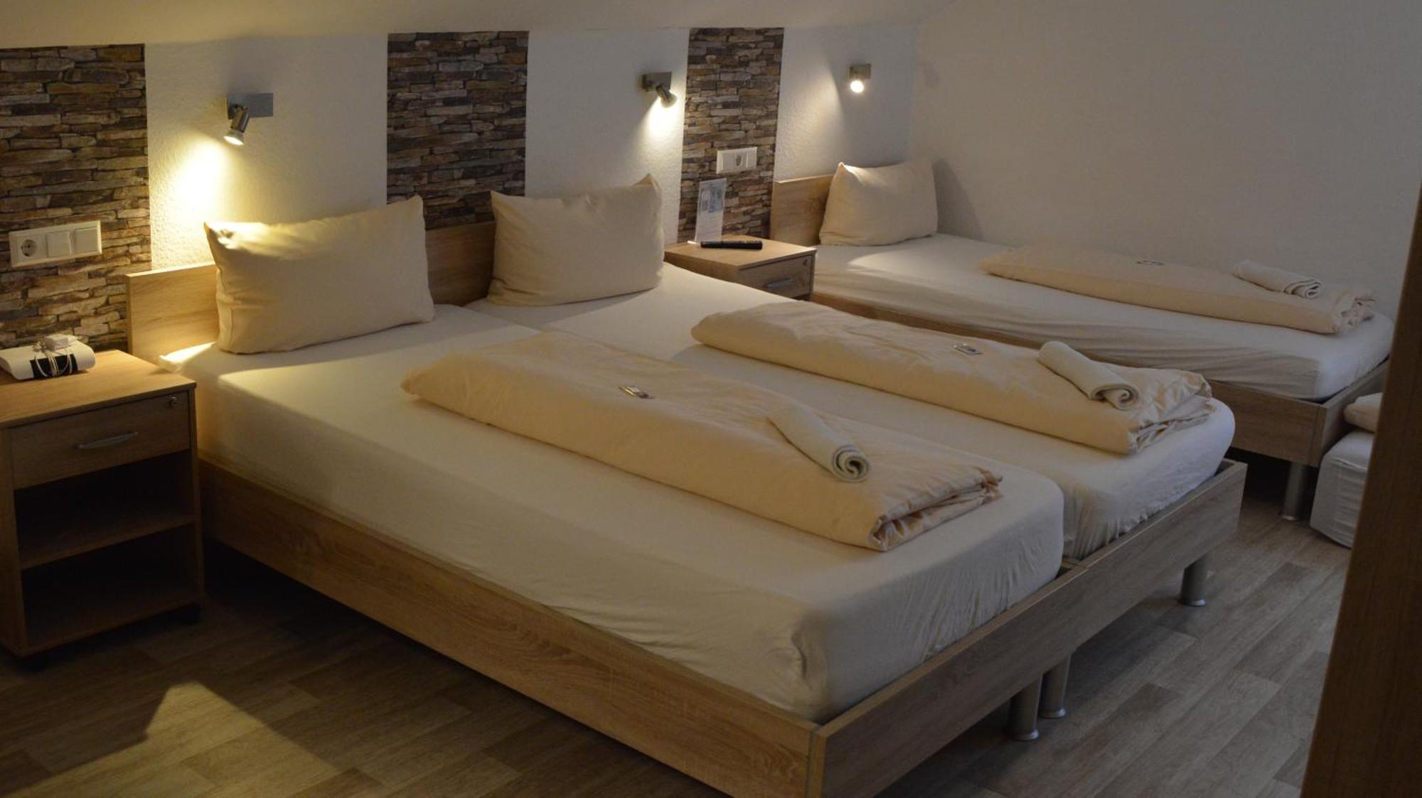 Hotel-Gasthof Zur Rose Weissenhorn Bilik gambar
