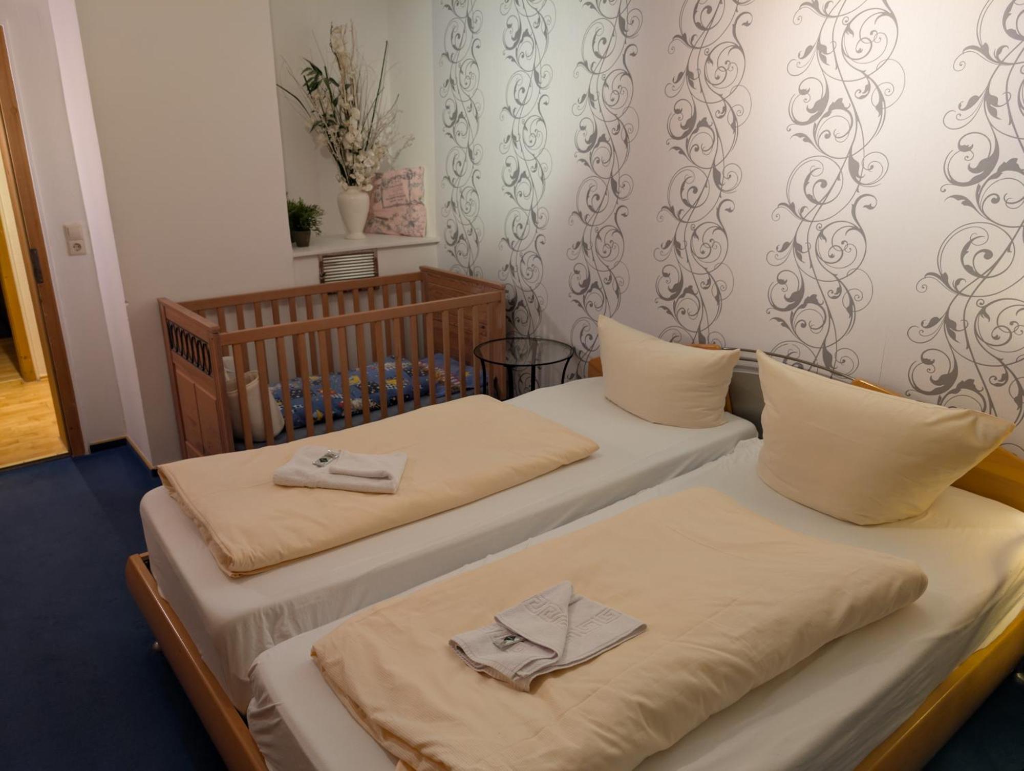 Hotel-Gasthof Zur Rose Weissenhorn Bilik gambar
