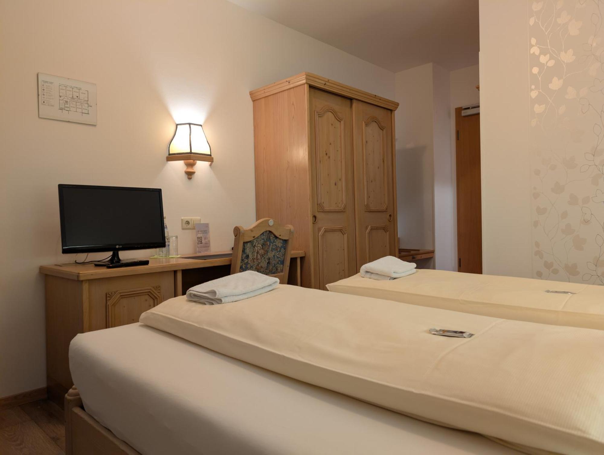 Hotel-Gasthof Zur Rose Weissenhorn Bilik gambar