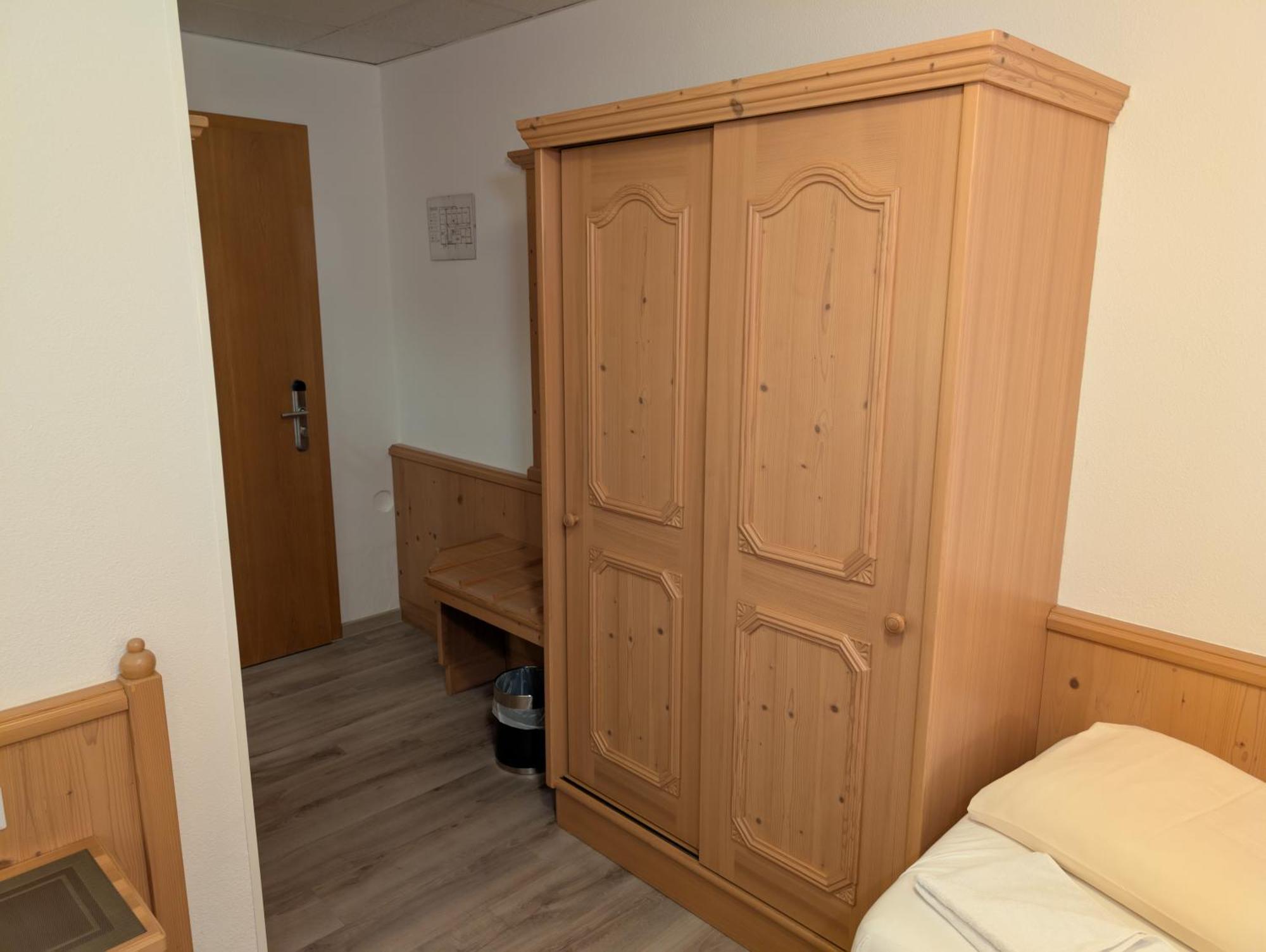 Hotel-Gasthof Zur Rose Weissenhorn Bilik gambar