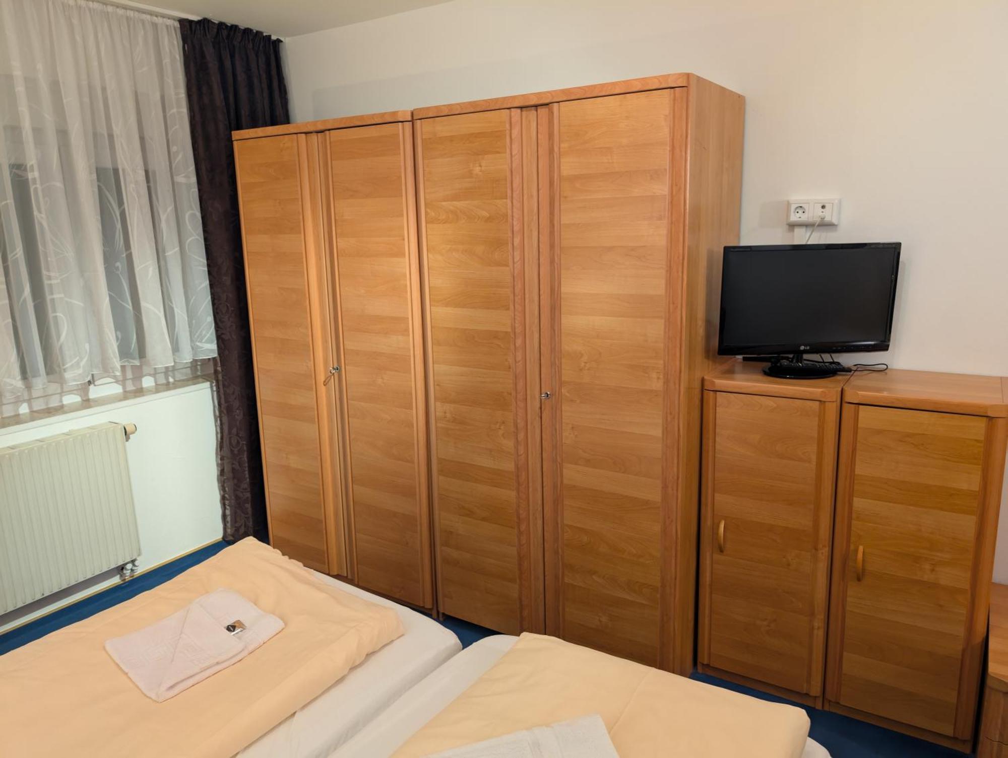 Hotel-Gasthof Zur Rose Weissenhorn Bilik gambar